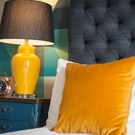 The Townhouse Hotel Стратфорд на Ейвън Екстериор снимка
