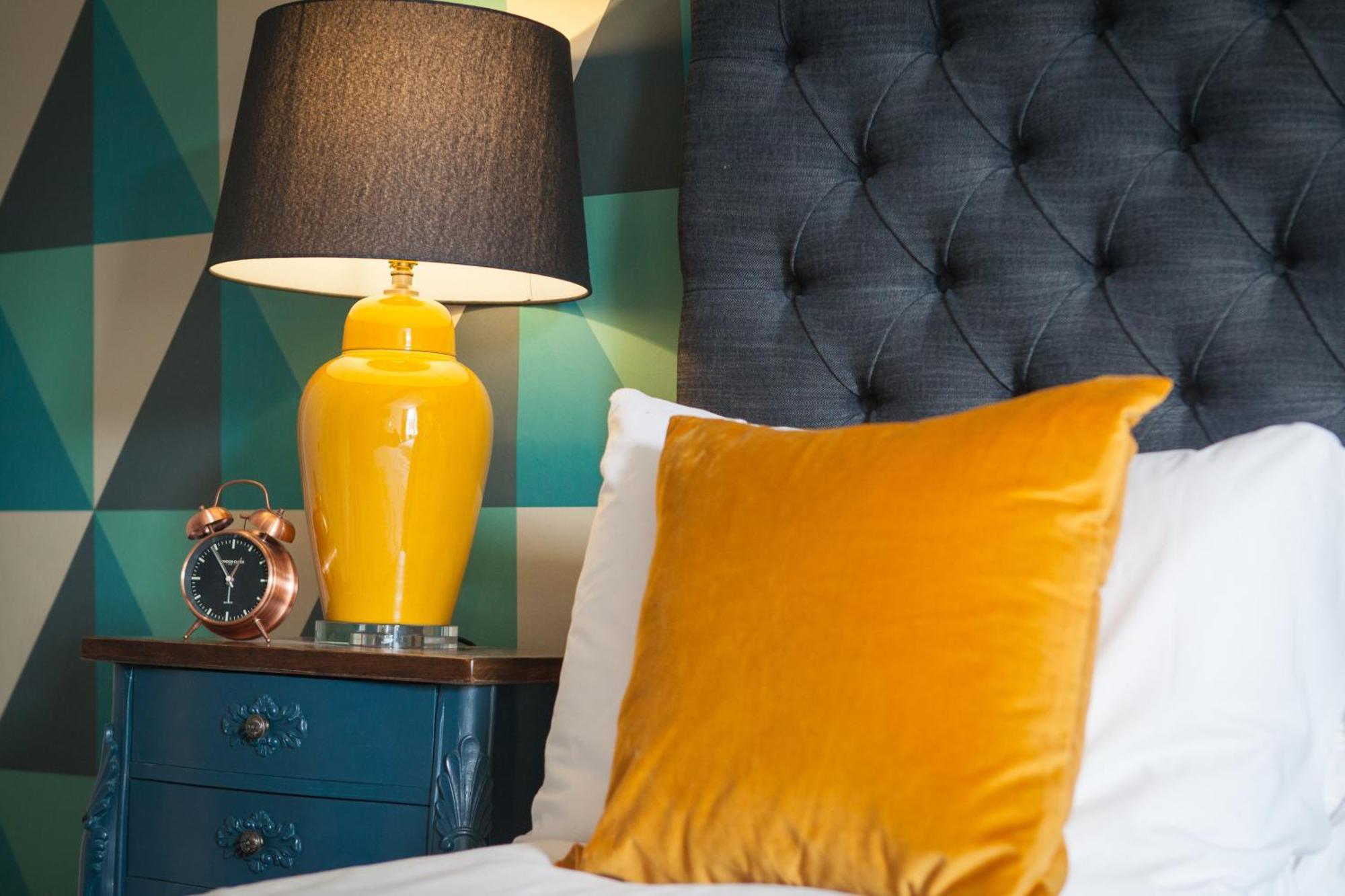 The Townhouse Hotel Стратфорд на Ейвън Екстериор снимка