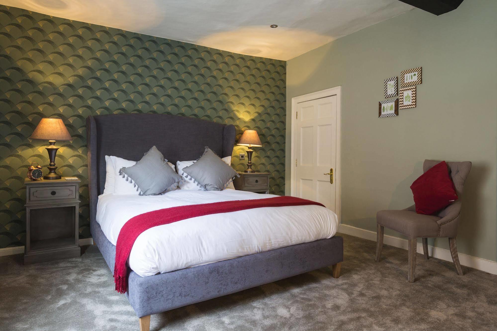 The Townhouse Hotel Стратфорд на Ейвън Екстериор снимка