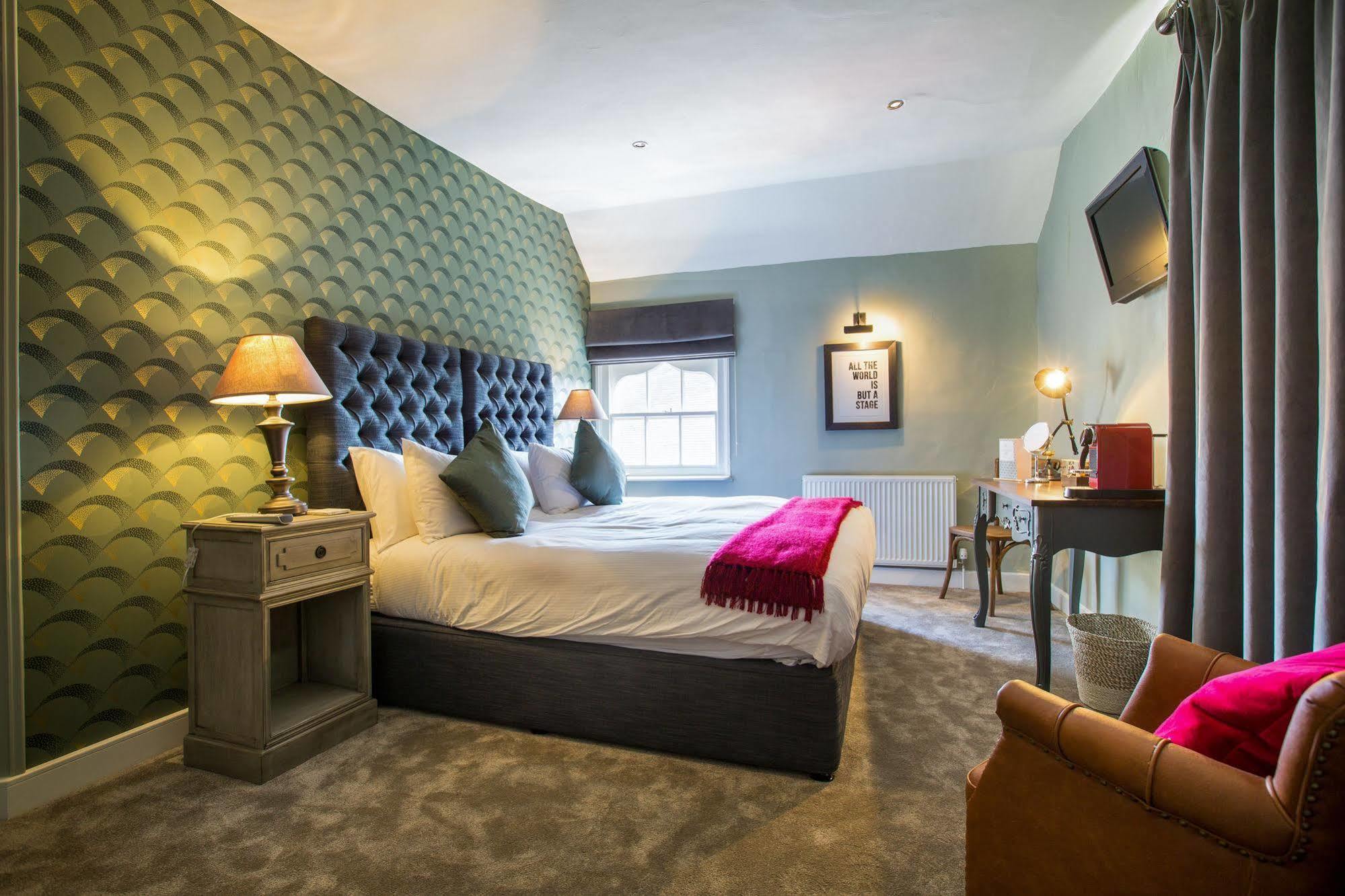 The Townhouse Hotel Стратфорд на Ейвън Екстериор снимка