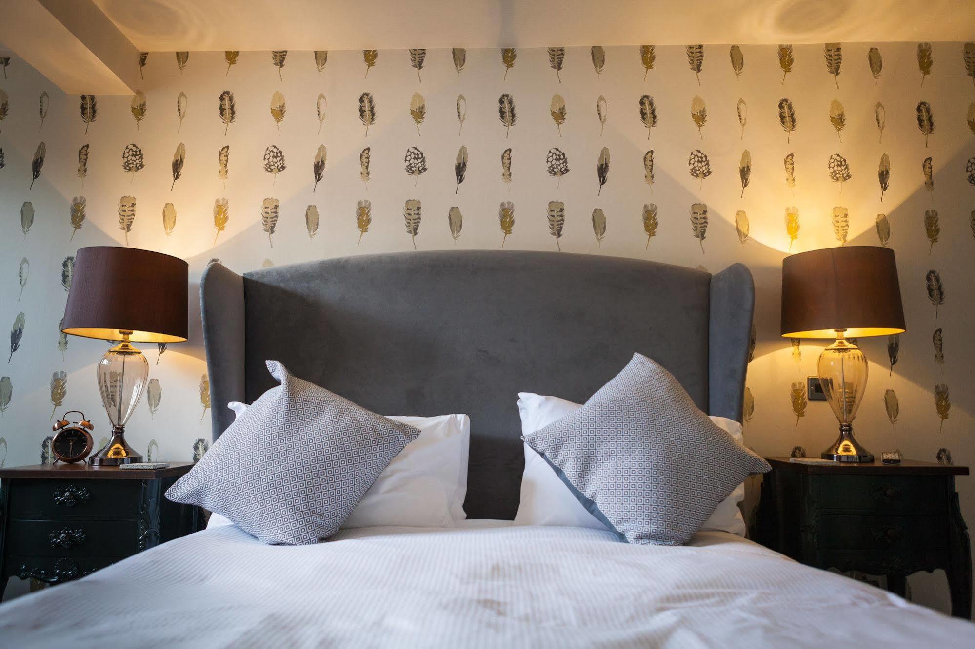 The Townhouse Hotel Стратфорд на Ейвън Екстериор снимка