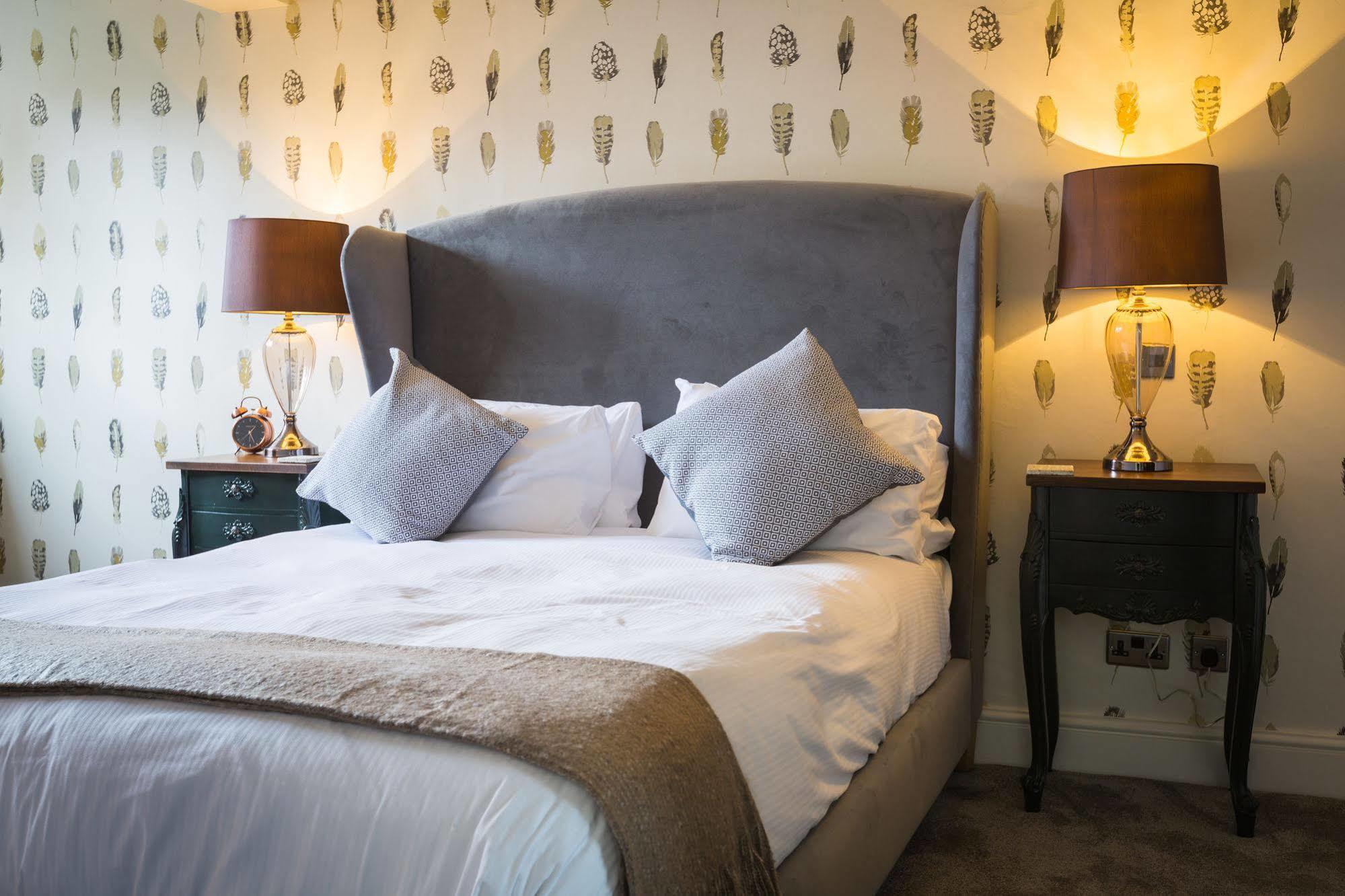 The Townhouse Hotel Стратфорд на Ейвън Екстериор снимка