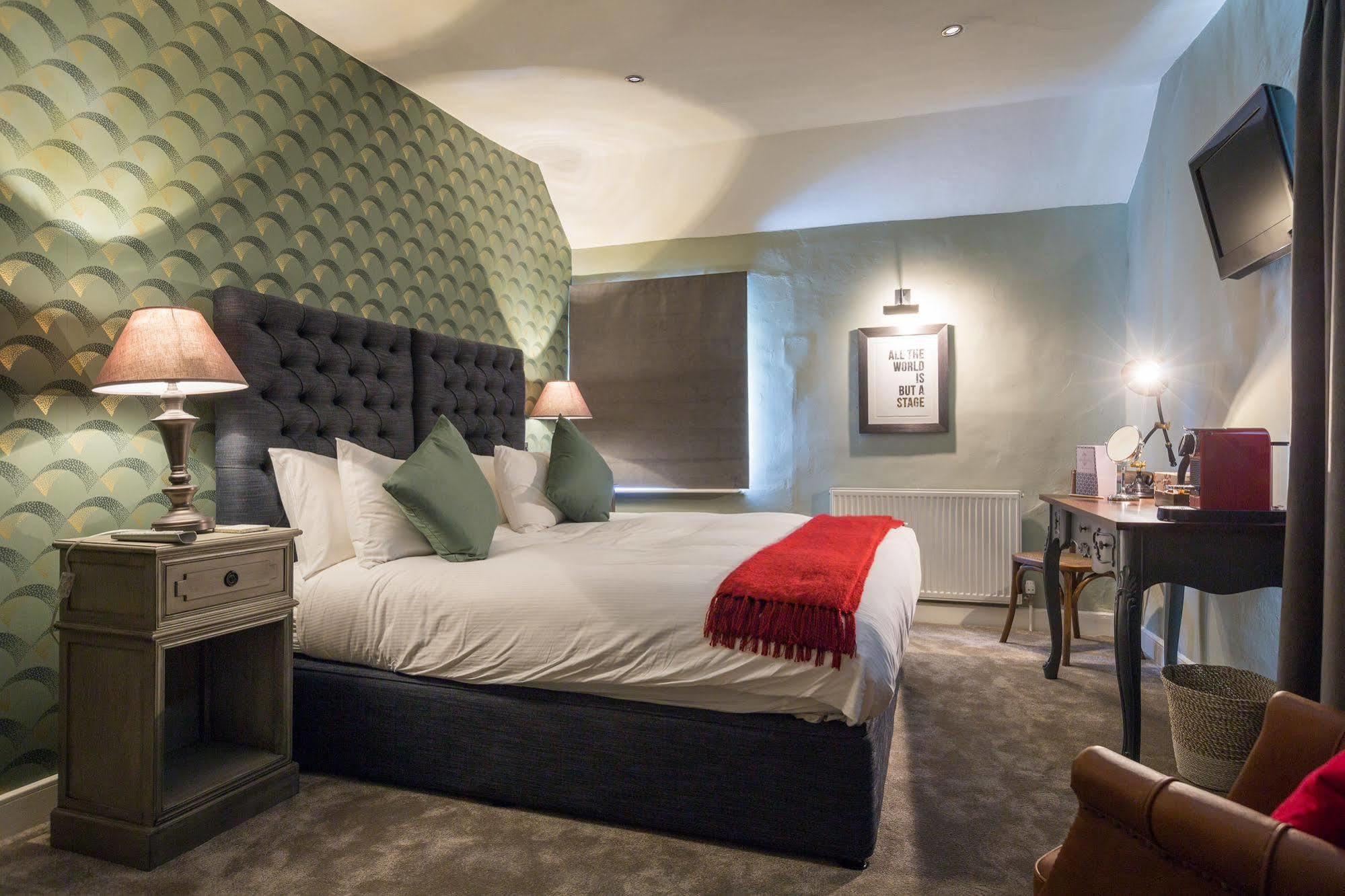 The Townhouse Hotel Стратфорд на Ейвън Екстериор снимка