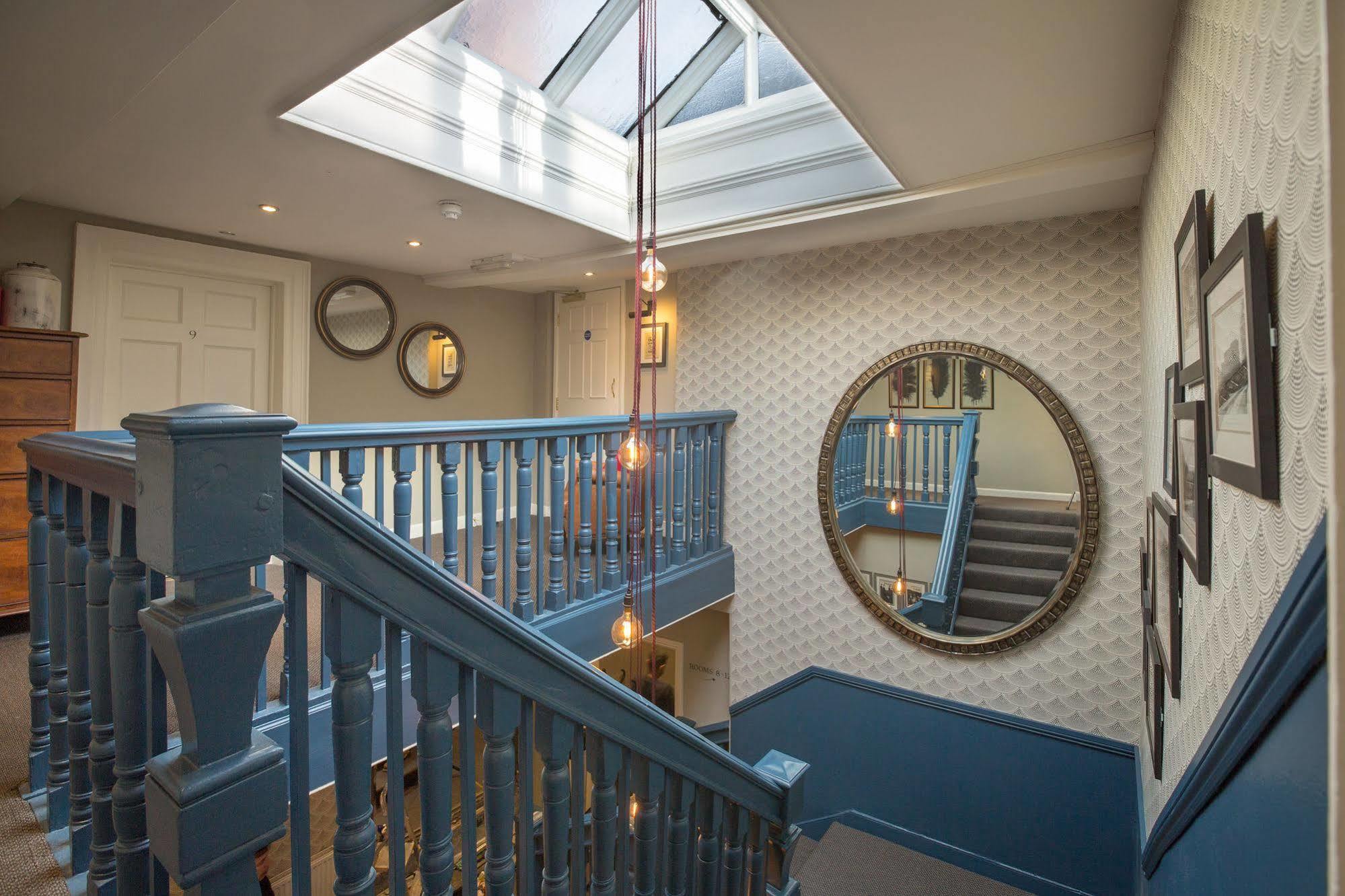 The Townhouse Hotel Стратфорд на Ейвън Екстериор снимка